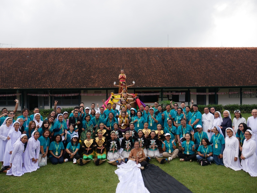 Kunjungan Komisi Kateketik Keuskupan-Keuskupan Regio Jawa Ke SLB/B Dena Upakara dan SLB/B Karya Bakti