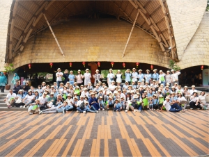 Studi Wisata SLB B Dena Upakara Wonosobo ke Surakarta: Pura Mangkunegaran dan Taman Solo Safari